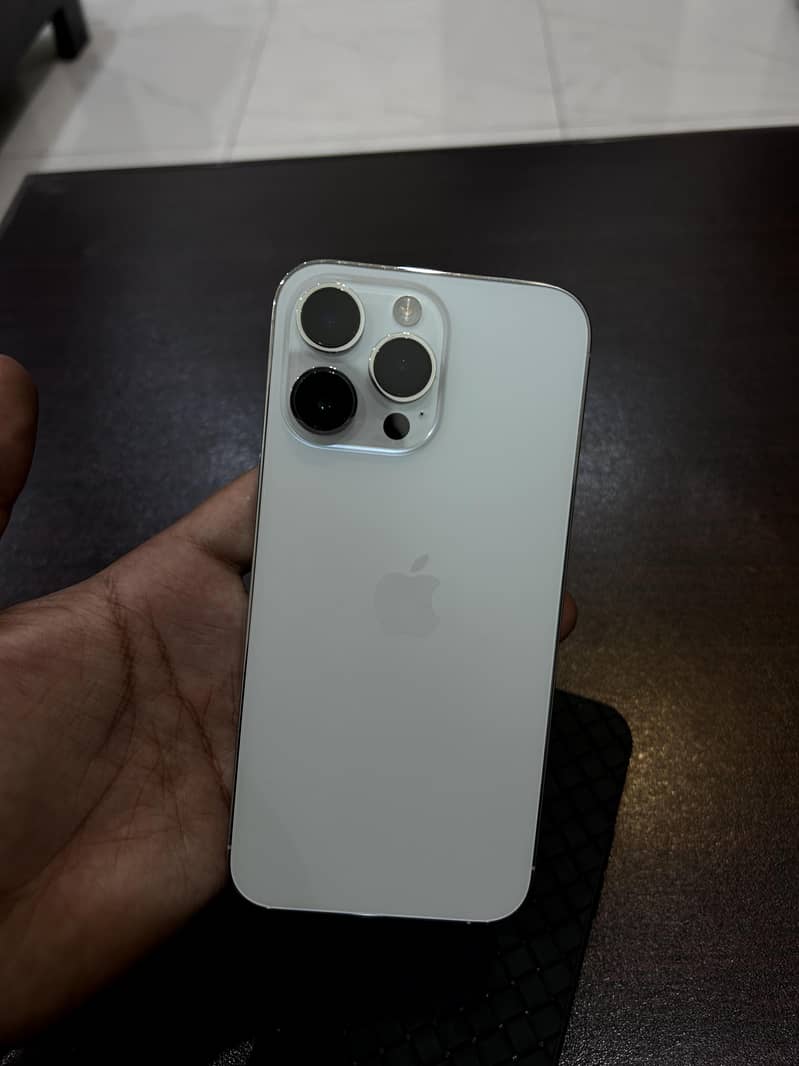 iPhone 14 Pro Max 8