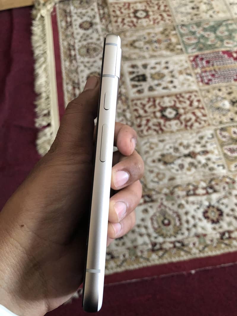 Google Pixel 8a 1