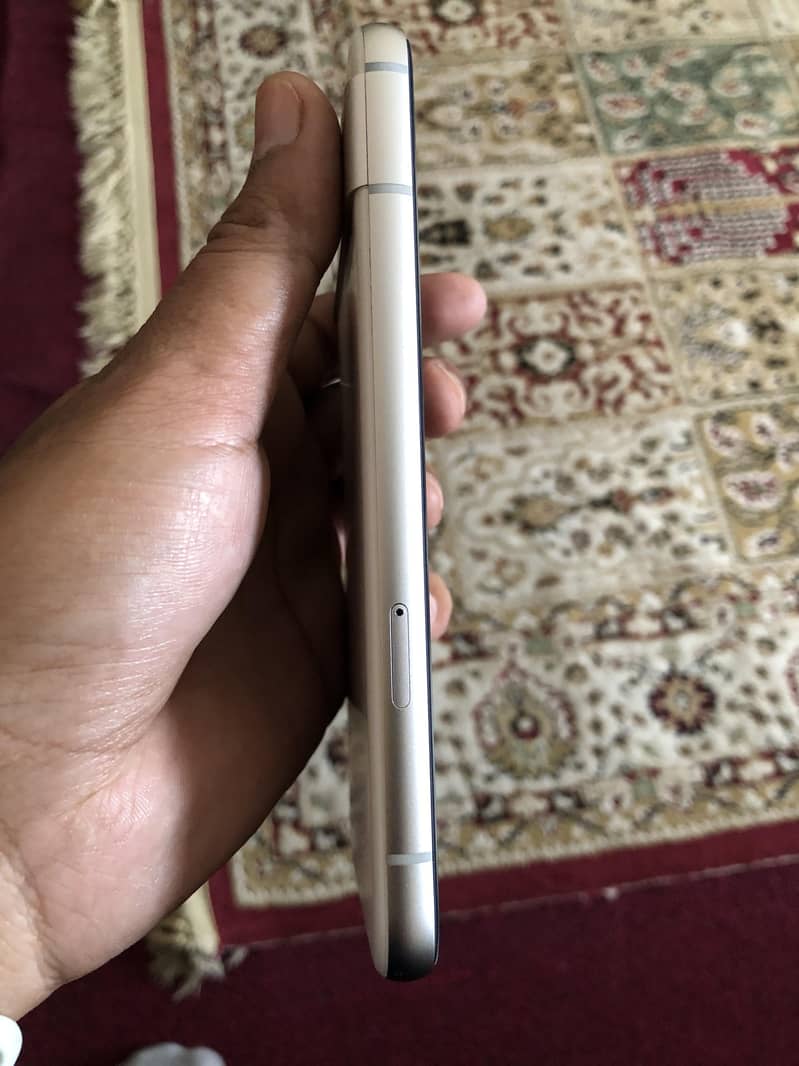 Google Pixel 8a 4