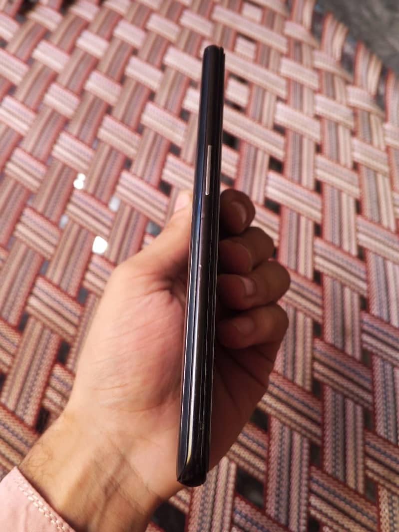 One Plus 9 pro 5G 4