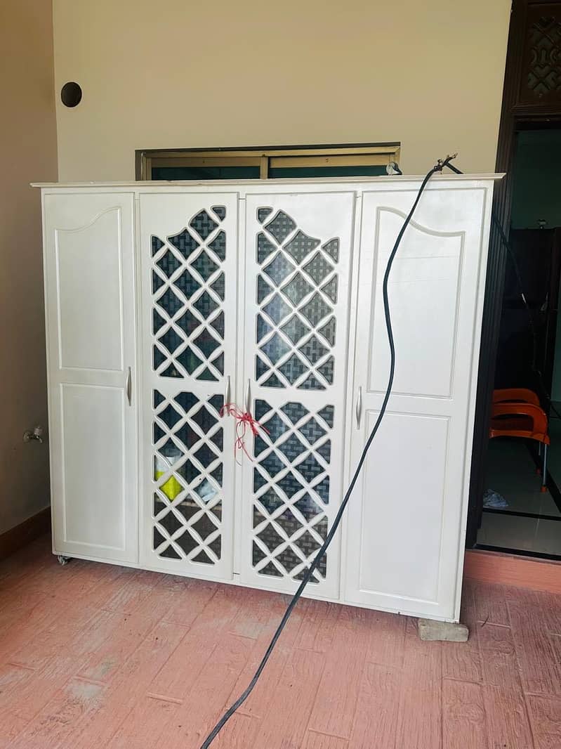 Wardrobe 0