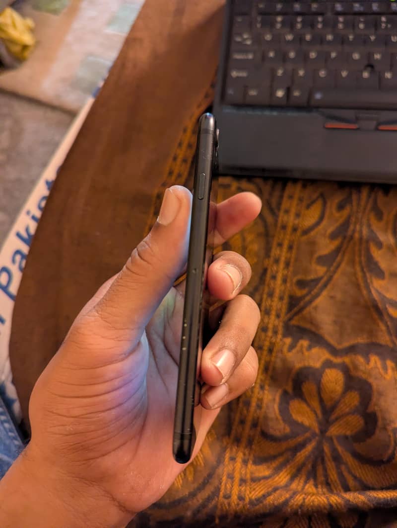 Apple iPhone 7 2