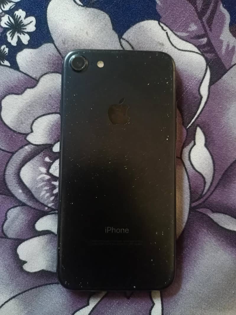 Apple iPhone 7 1