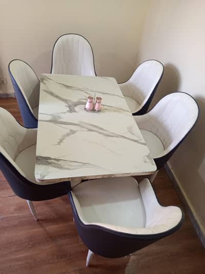 Dinning table with 6 chairs