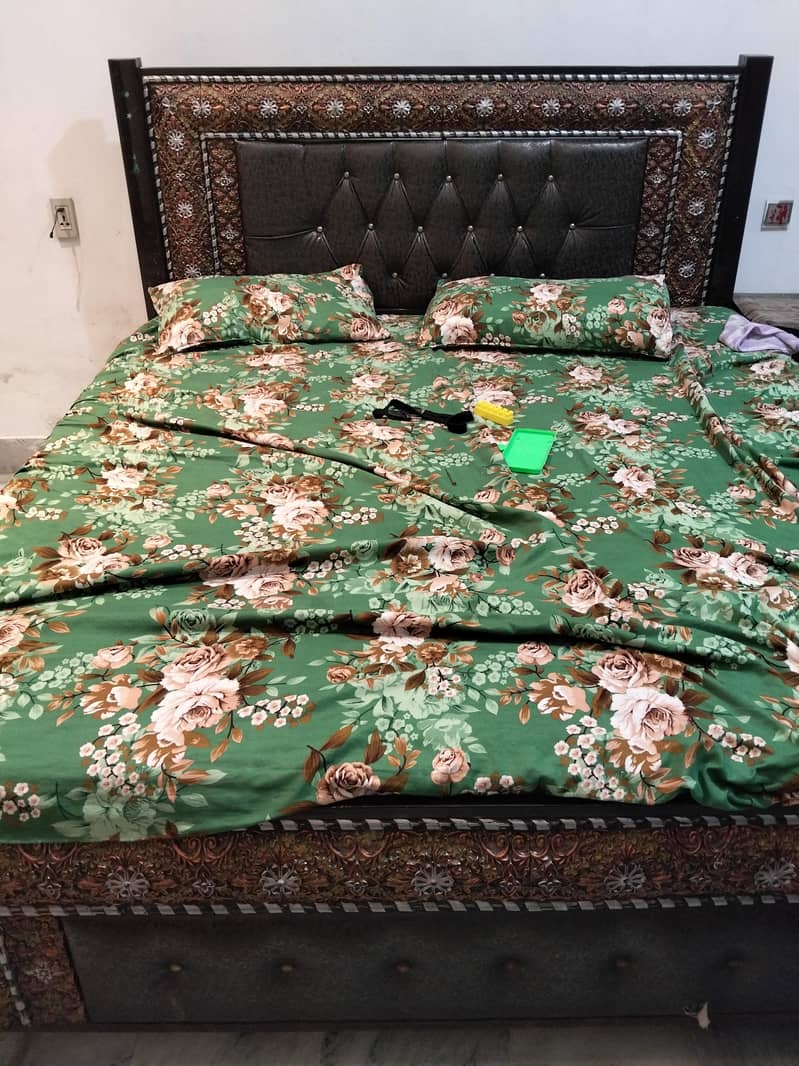 iron bed used 0
