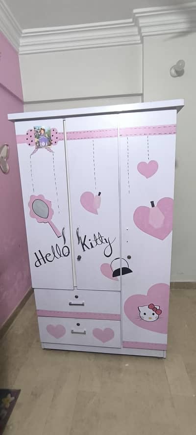 Kids wardrobe in goof condition gor sale
