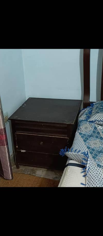 Metallic King size bed with mattress