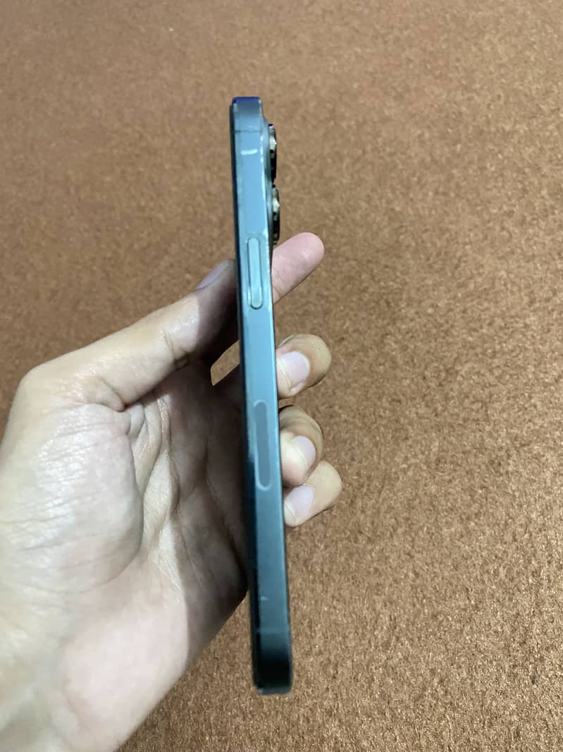 Apple iPhone 13 Pro 3
