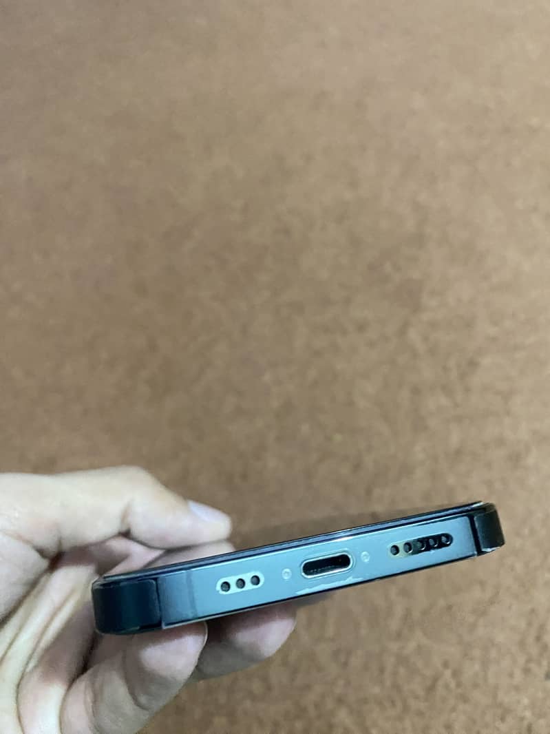 Apple iPhone 13 Pro 4