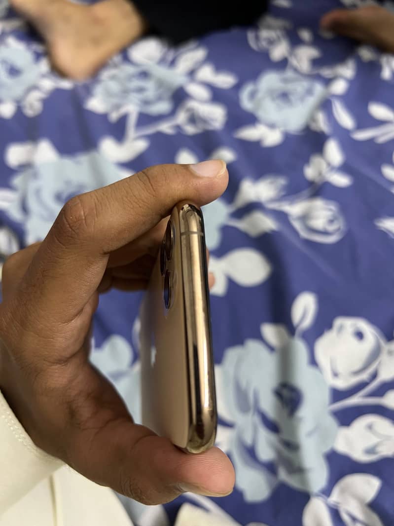 Apple iPhone 11 Pro 3