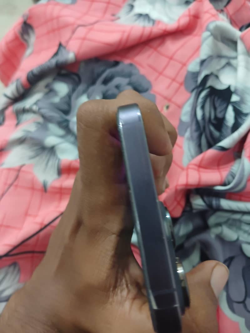 Apple iPhone 14 Pro Max 2