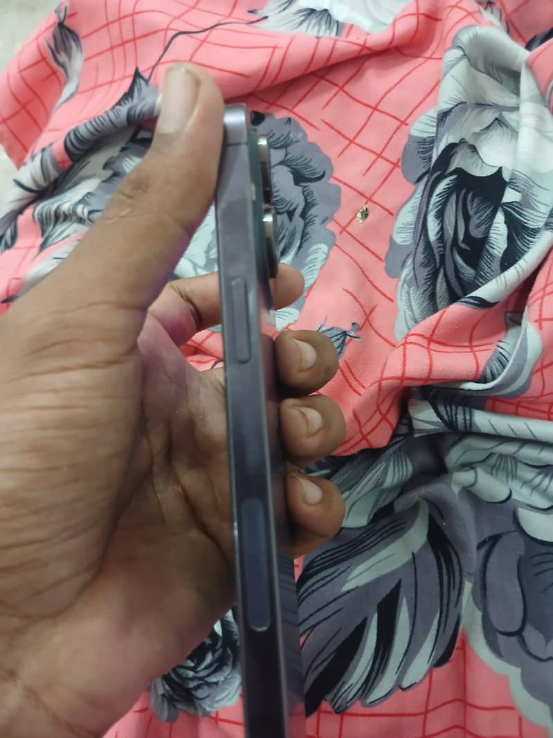 Apple iPhone 14 Pro Max 4