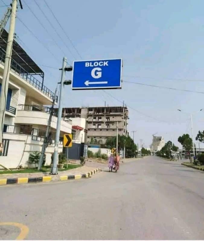 7 Marla Plot On E Block Major Road 3