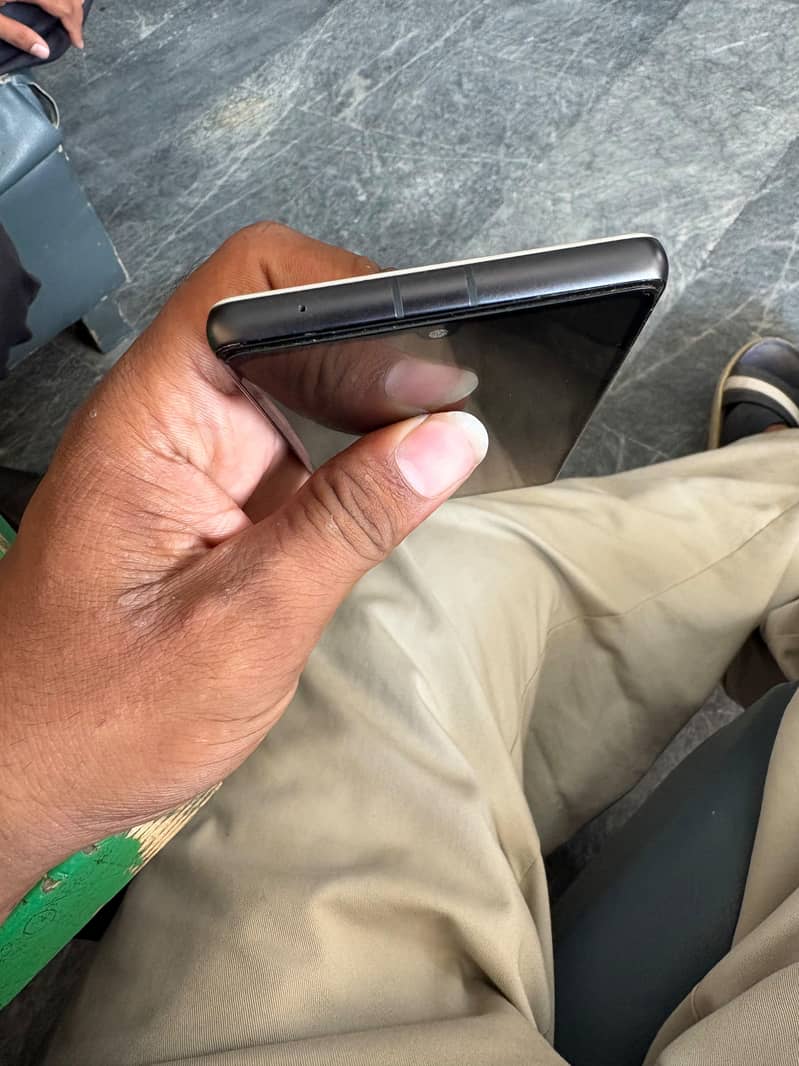 Google Pixel 7a 5