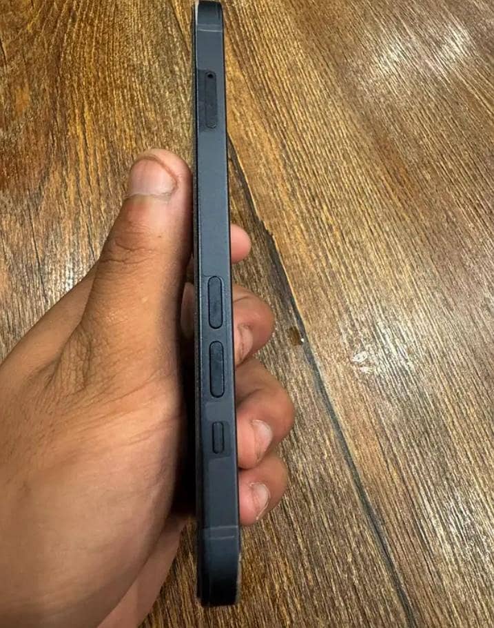 iPhone 13 2