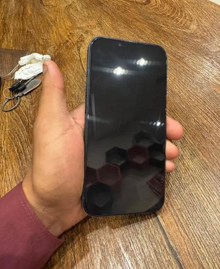 iPhone 13 3