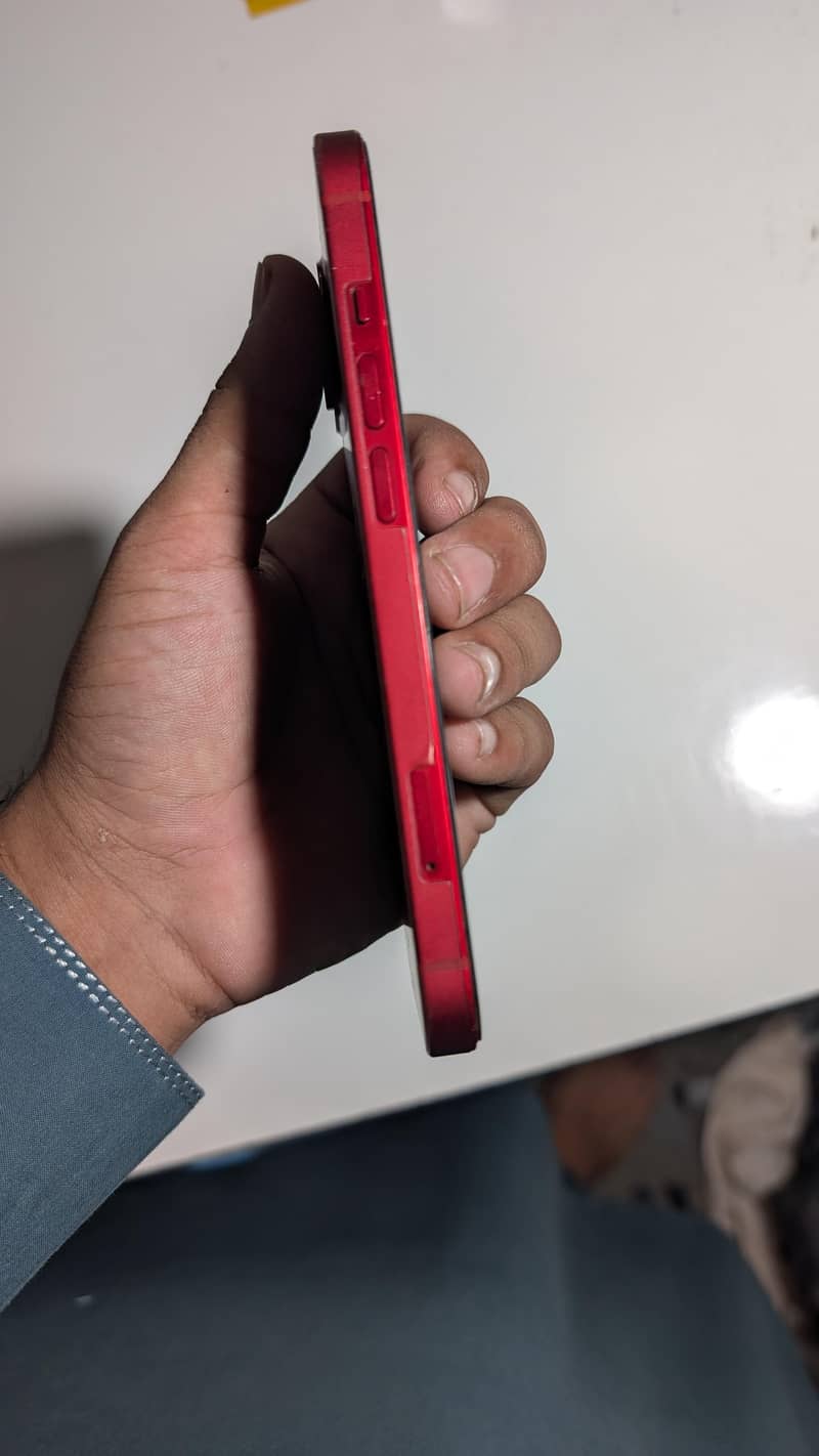 Apple iPhone 13 2