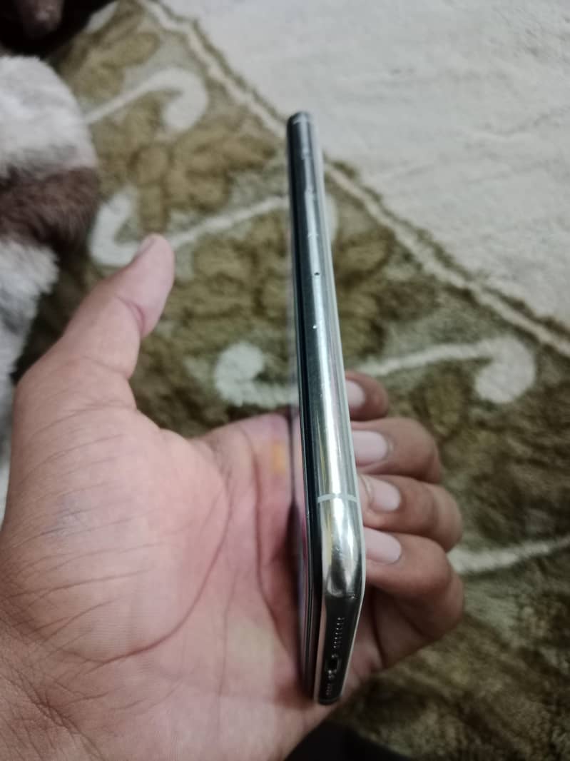 Apple iPhone 11 Pro Max 6