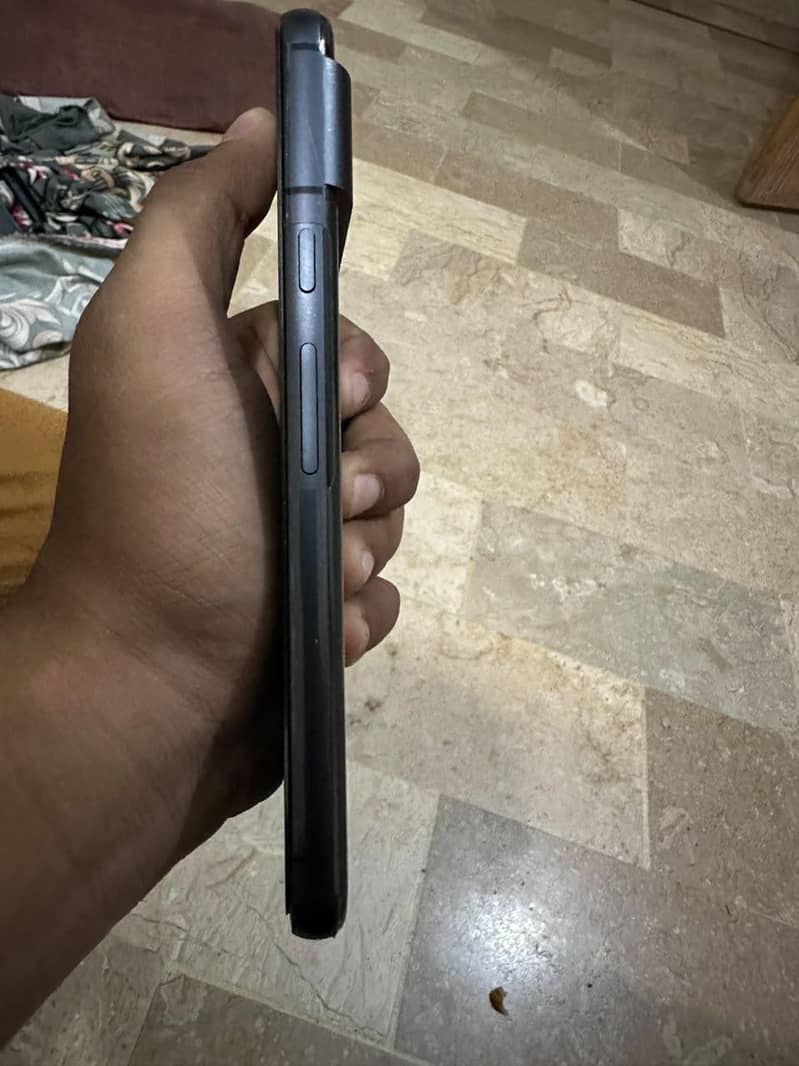 Google Pixel 8 4