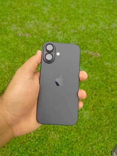 Apple iPhone 16