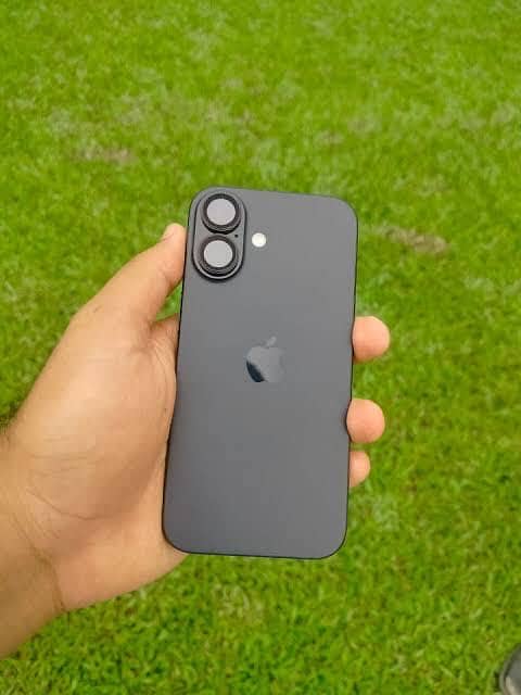 Apple iPhone 16 0