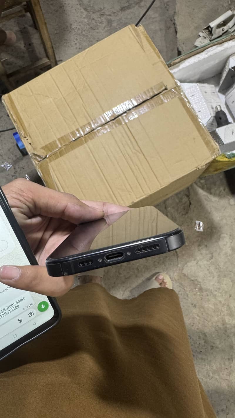 Apple iPhone 16 Pro 3