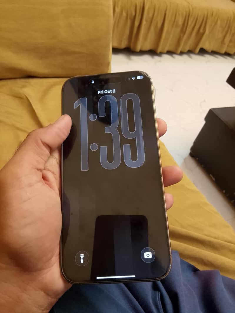Apple iPhone 16 Pro Max 2