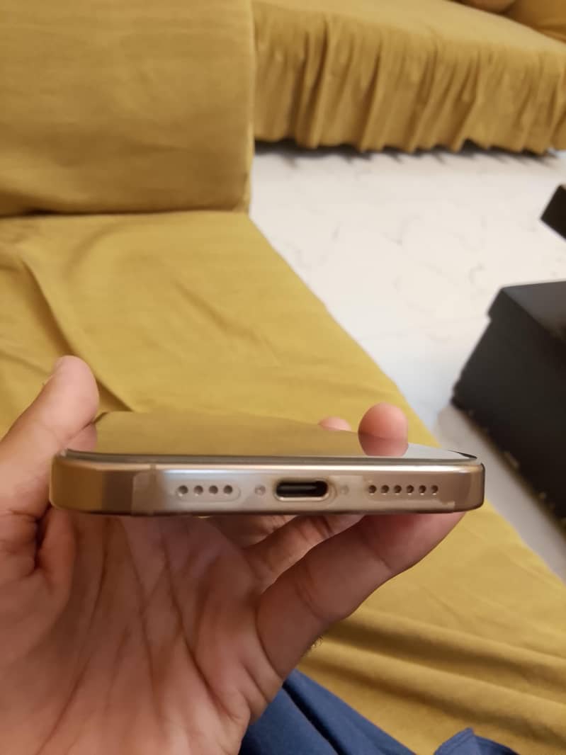 Apple iPhone 16 Pro Max 5