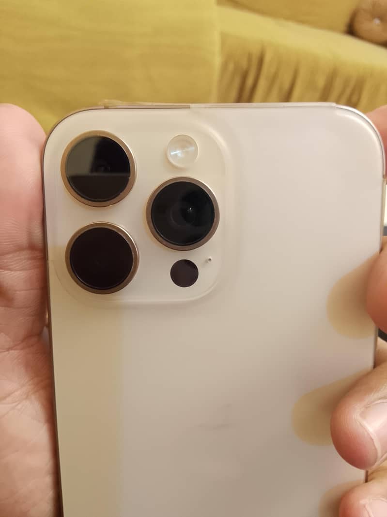 Apple iPhone 16 Pro Max 7