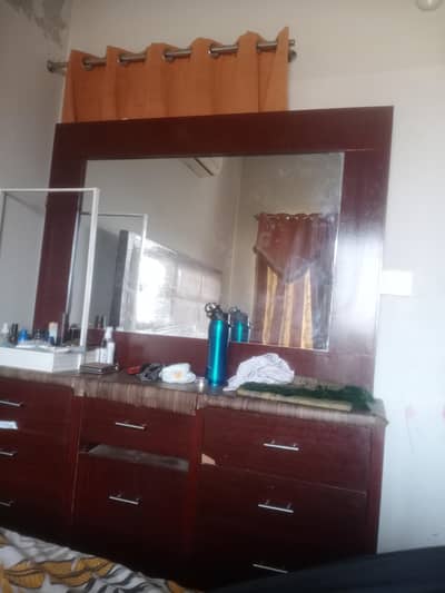 dressing table