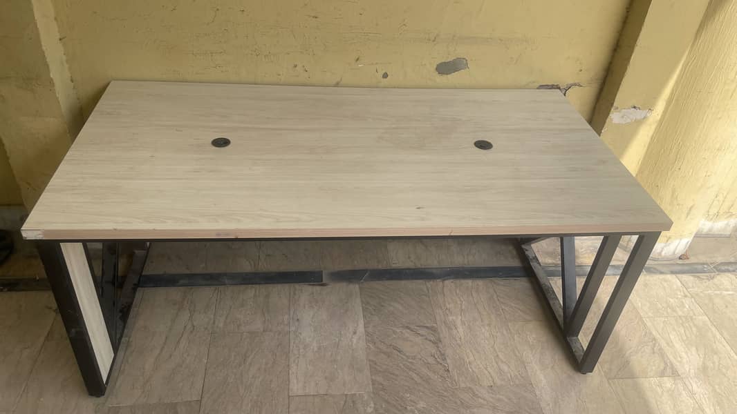 Executive Table, Office Table, slightly used, 9/10 condition 2