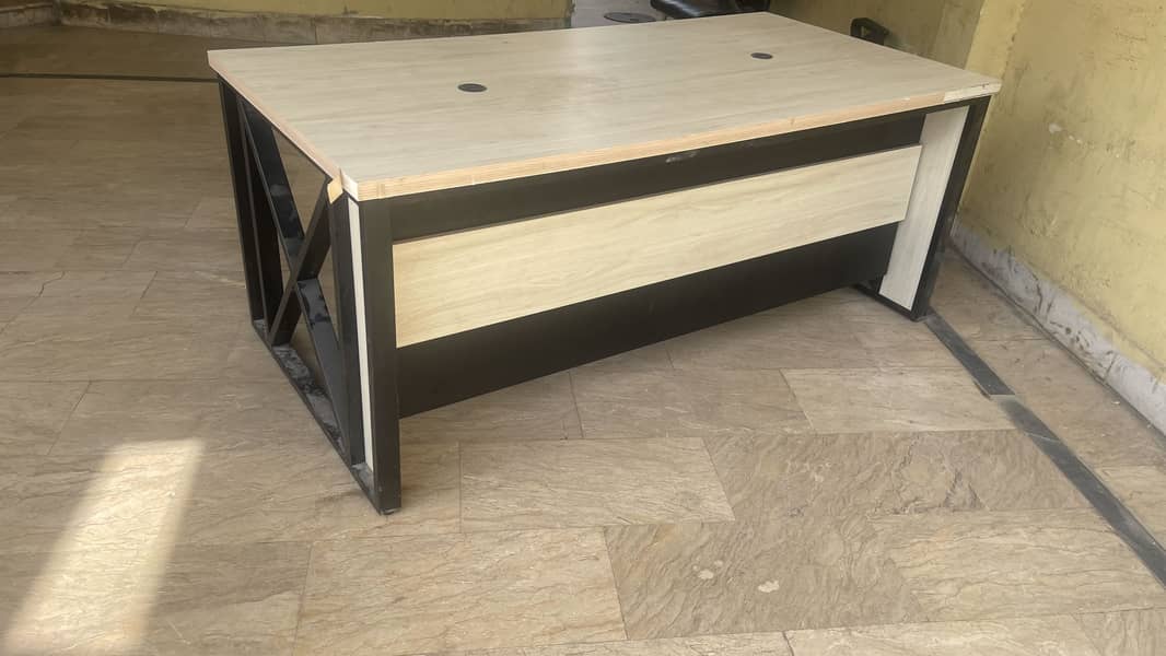 Executive Table, Office Table, slightly used, 9/10 condition 7