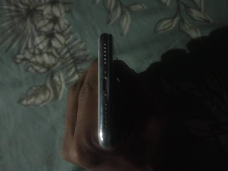 Apple iPhone X 3