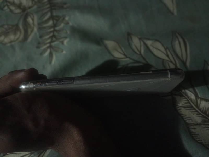 Apple iPhone X 4