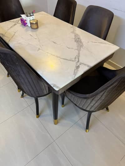 Dining table with 6 chairs