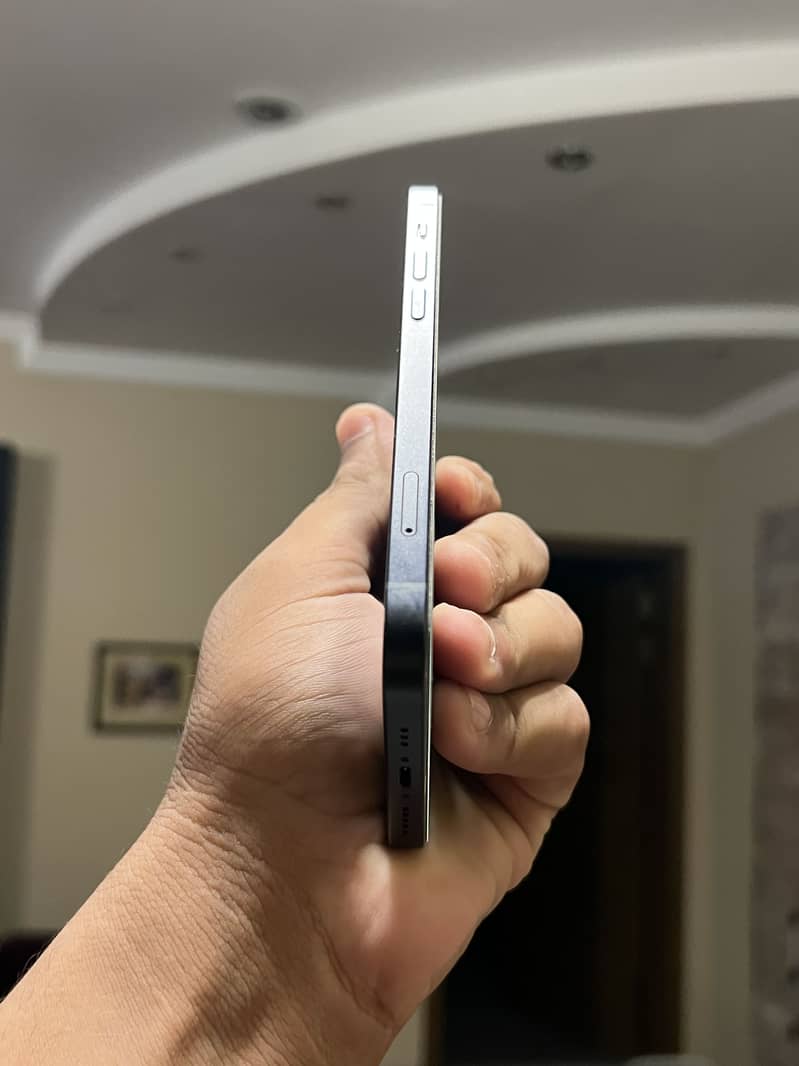Apple iPhone 12 3