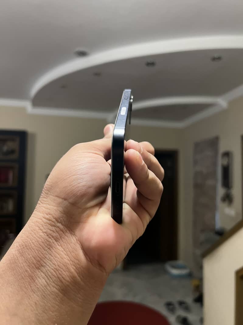 Apple iPhone 12 7