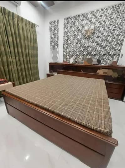 Solid Sheesham Wood Bed with side tables
