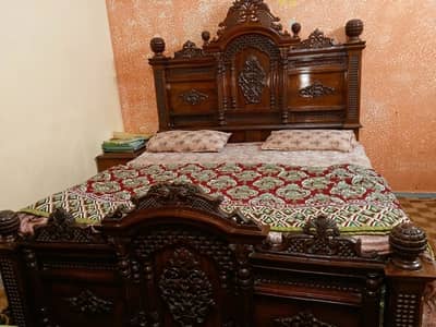 bed with 2 Side tables 1 dressing table and 1 stool