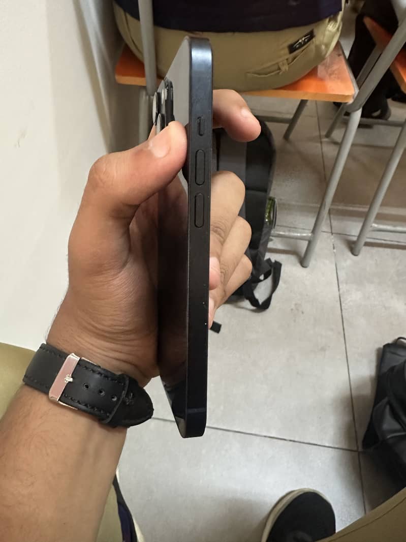 iPhone 14 2