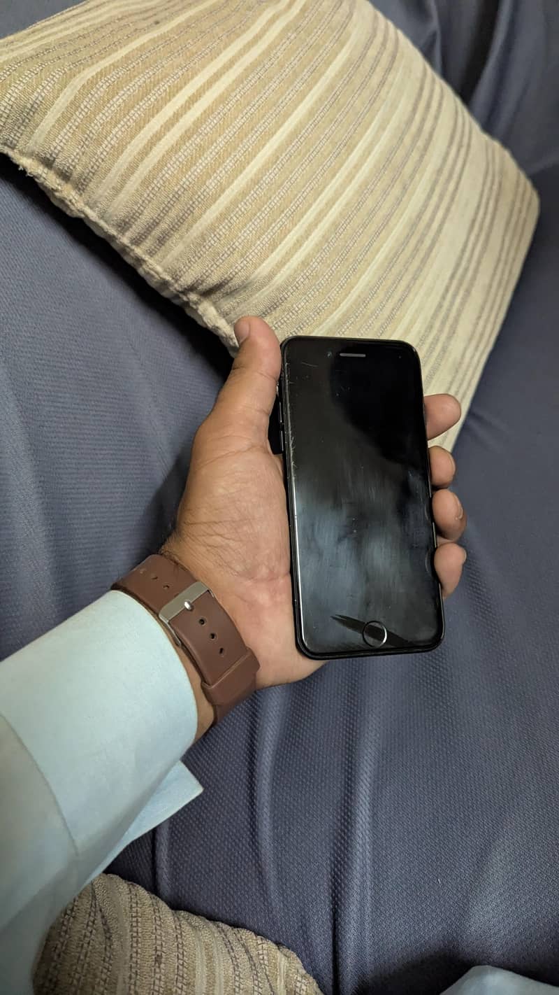 Apple iPhone 7 1