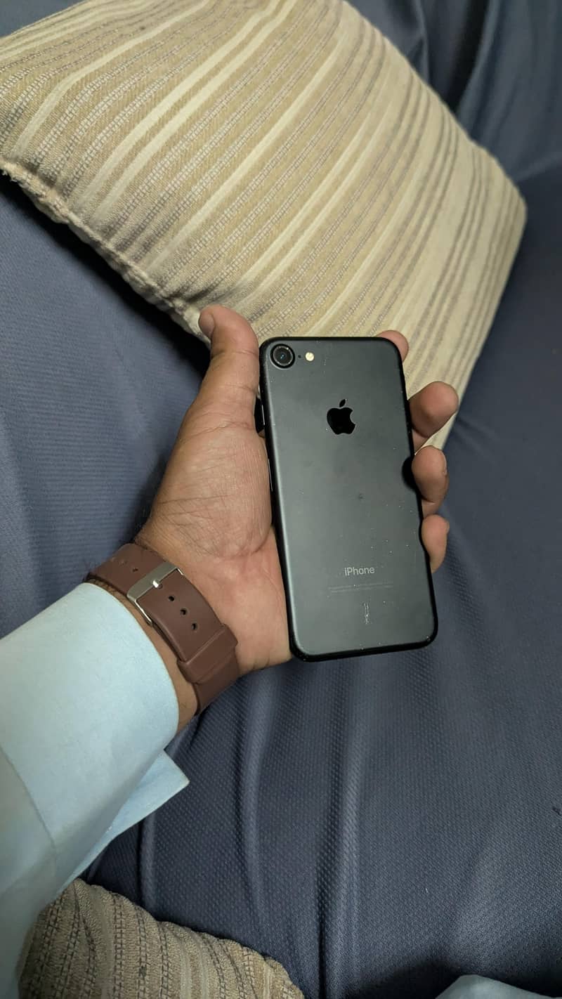 Apple iPhone 7 2