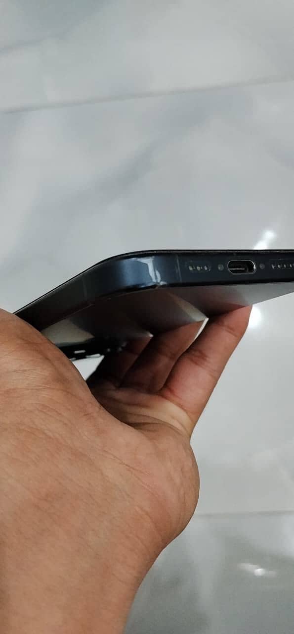 Apple iPhone 15 Pro 3