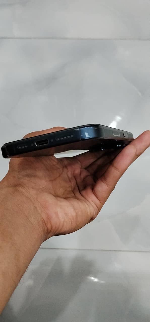 Apple iPhone 15 Pro 7