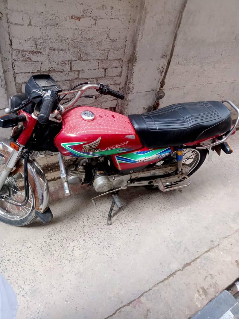 • ہونڈا 70 ماڈل 2017 – بالکل نیا انجن، کوئی کام نہیں ہونے والا 1