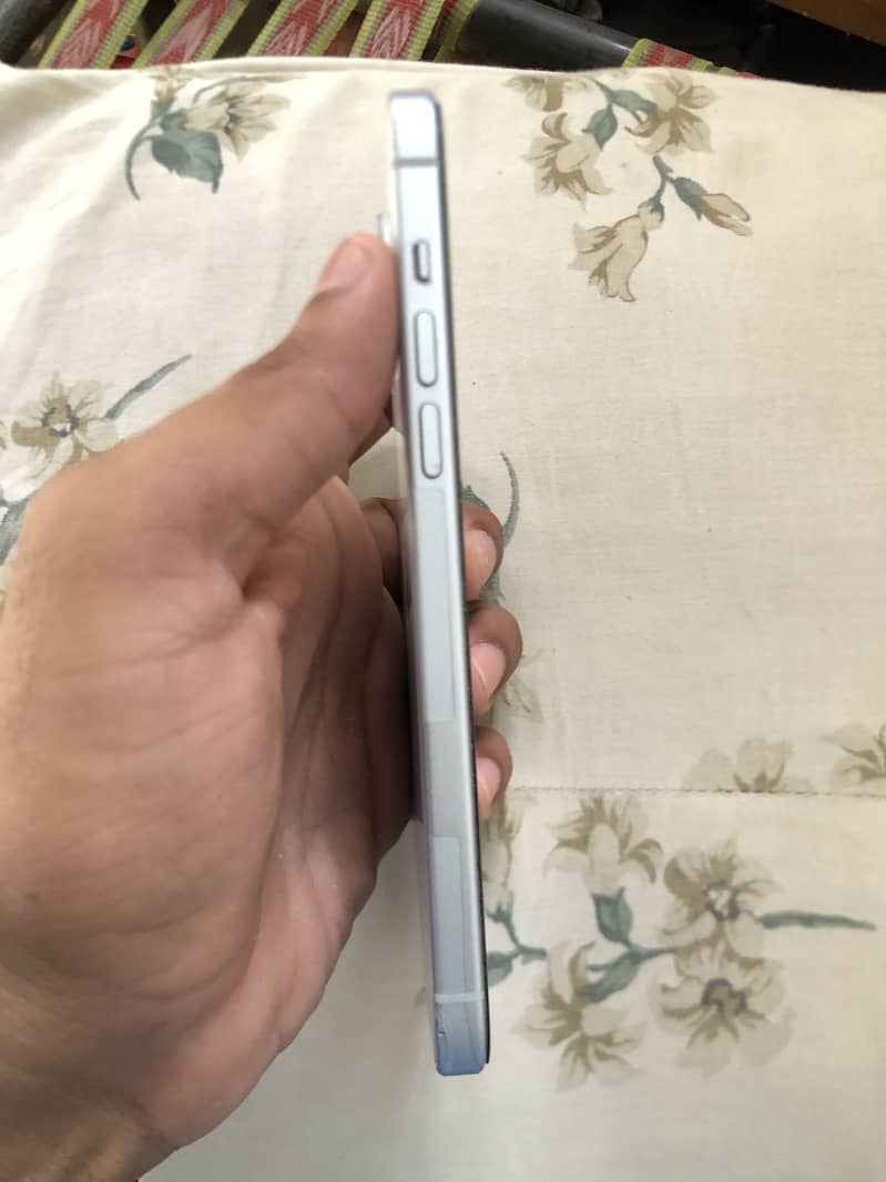 Apple iPhone 15 plus 1