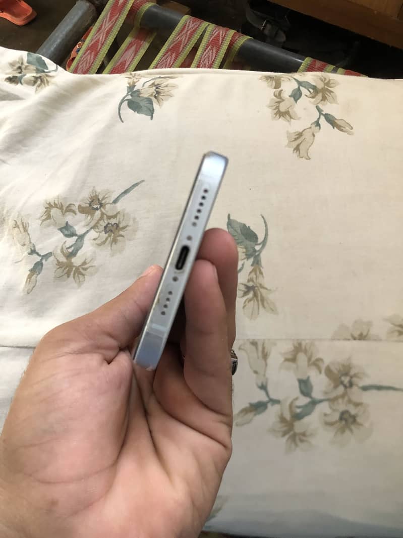Apple iPhone 15 plus 2
