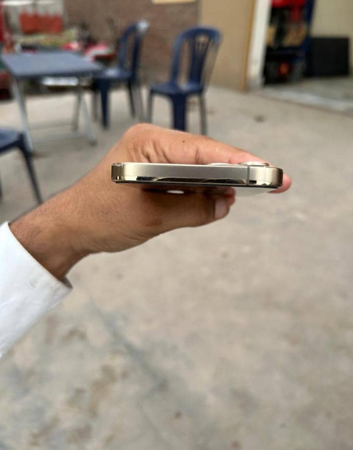 Apple iPhone 12 Pro 1