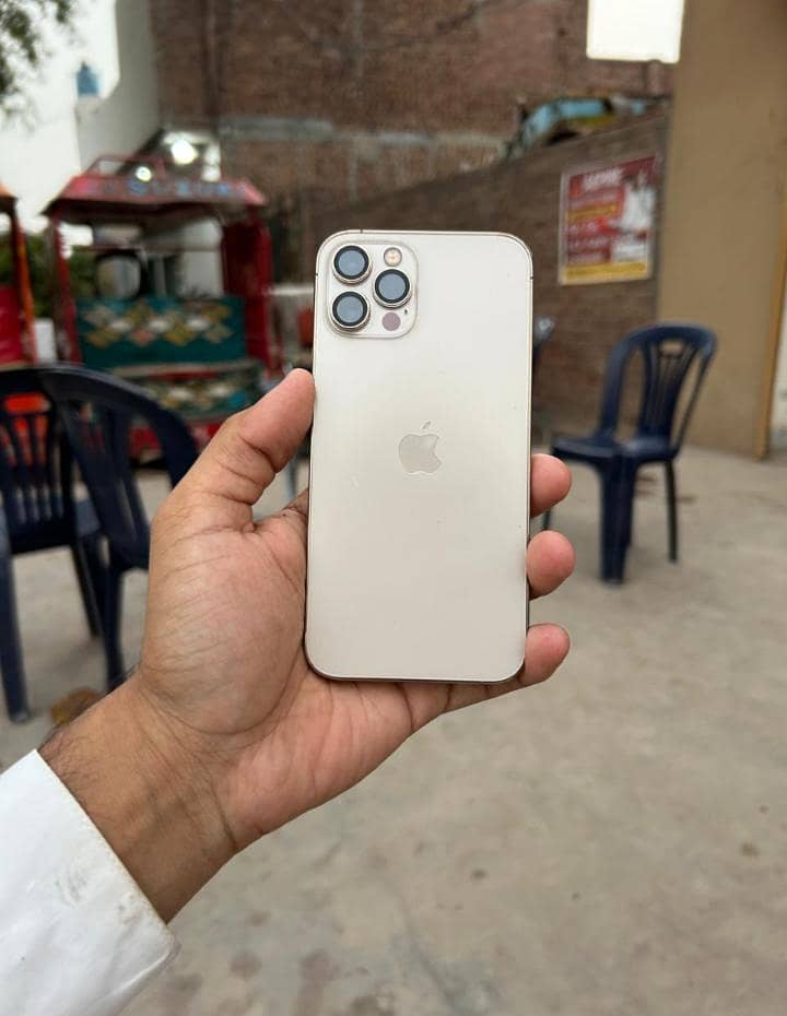 Apple iPhone 12 Pro 3