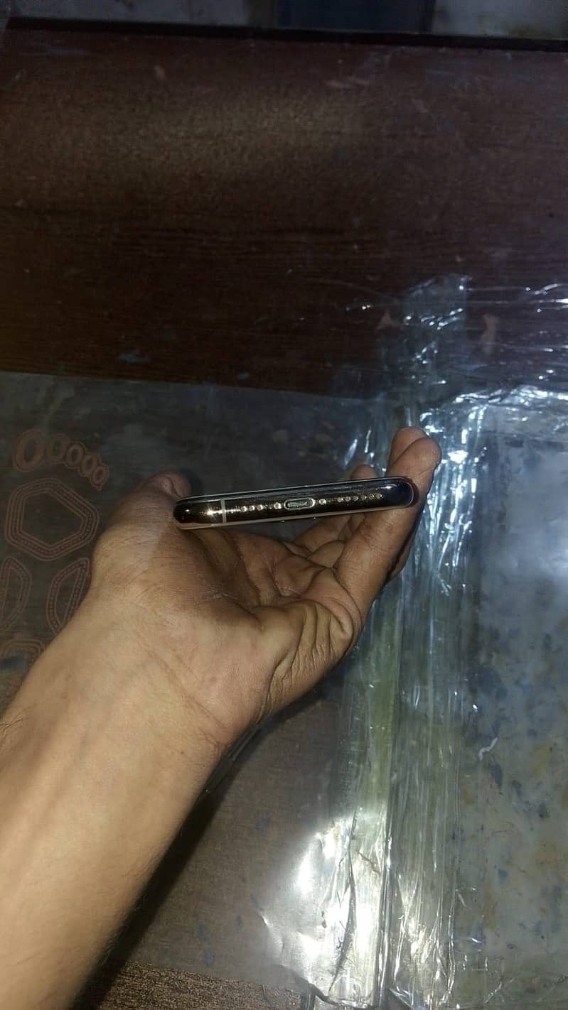Apple iPhone 11 Pro 2